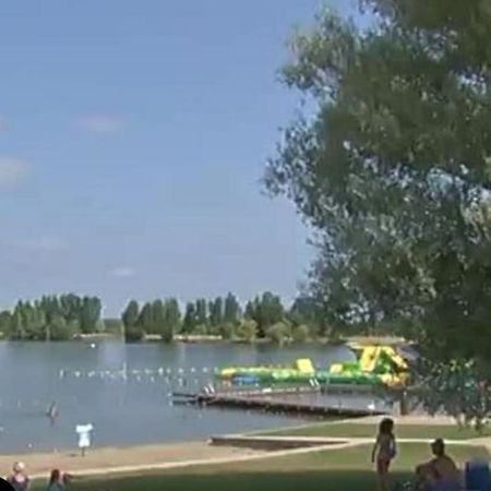 Studio Sur La Plage Des Dagueys Libourne Exterior photo
