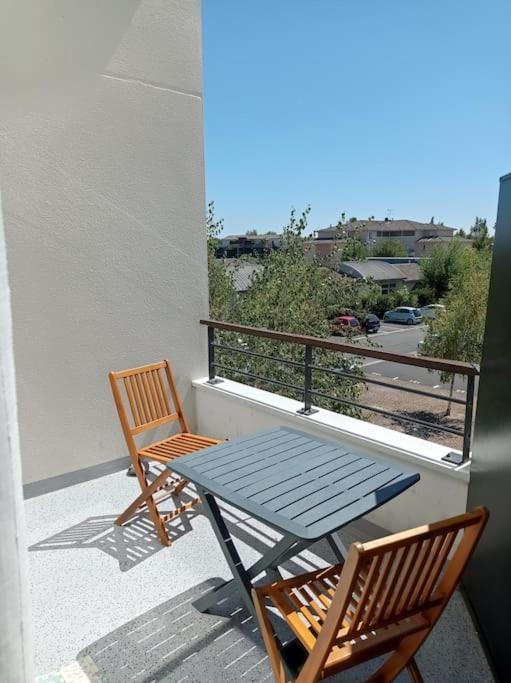 Studio Sur La Plage Des Dagueys Libourne Exterior photo