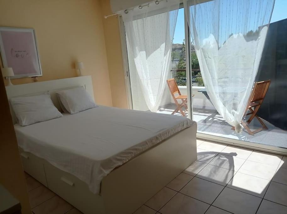 Studio Sur La Plage Des Dagueys Libourne Exterior photo