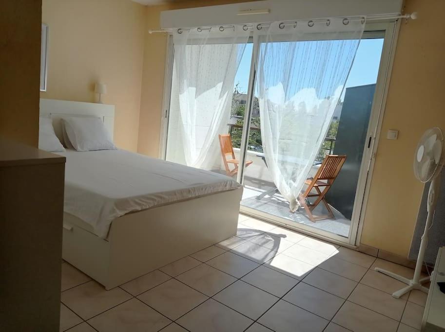 Studio Sur La Plage Des Dagueys Libourne Exterior photo